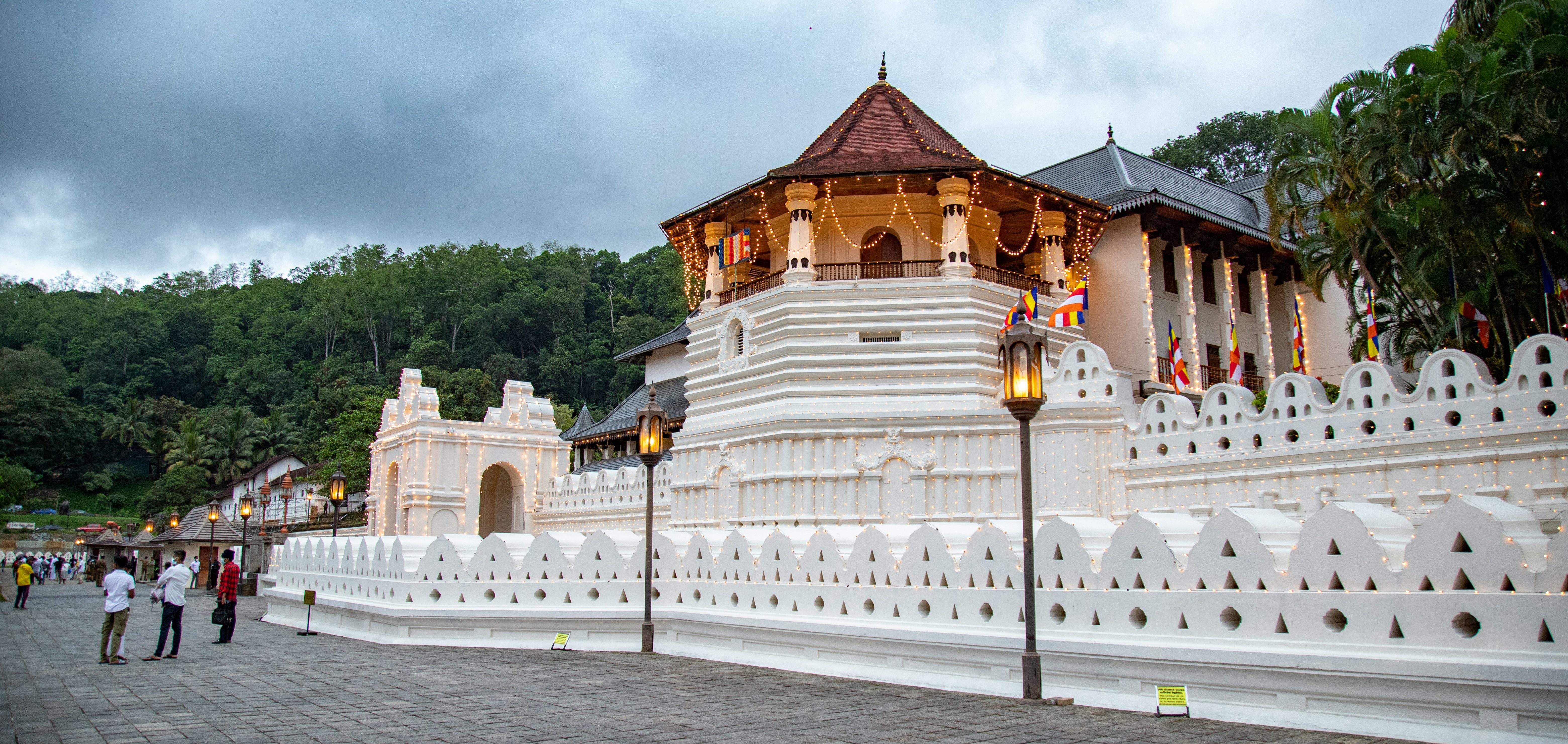 Sigiriya to Kandy via Dambulla